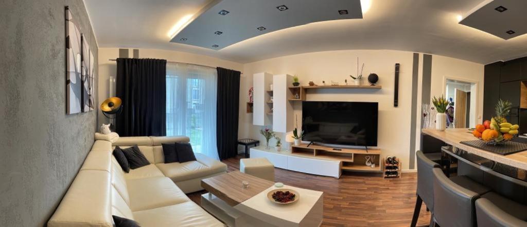 Krejcarek Garden Apartment Прага Экстерьер фото