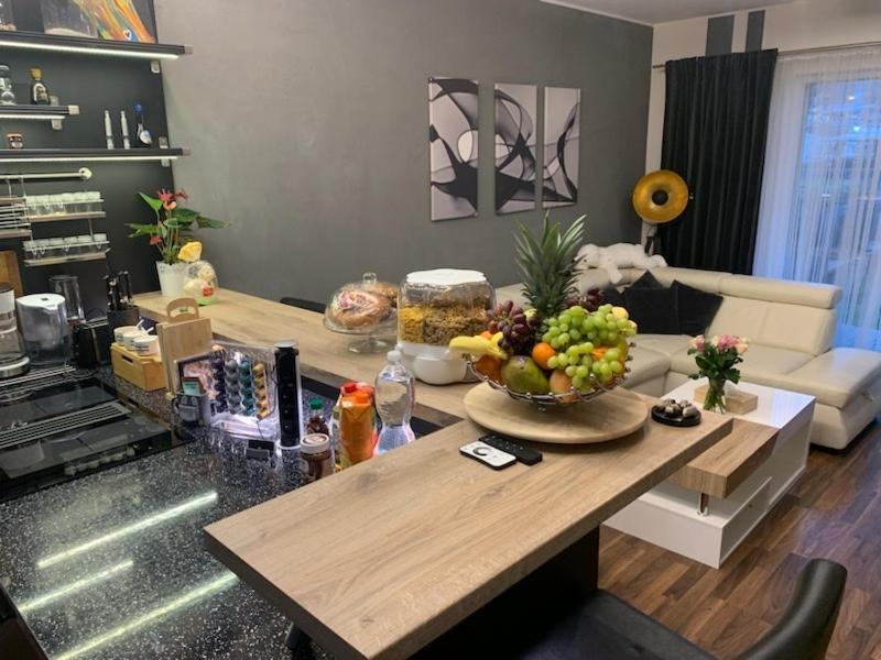 Krejcarek Garden Apartment Прага Экстерьер фото
