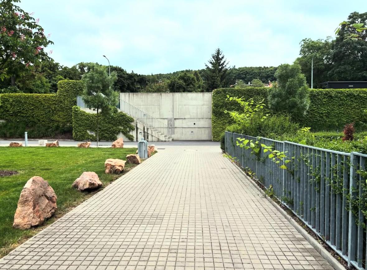 Krejcarek Garden Apartment Прага Экстерьер фото